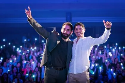 Gastón Parra en escenario